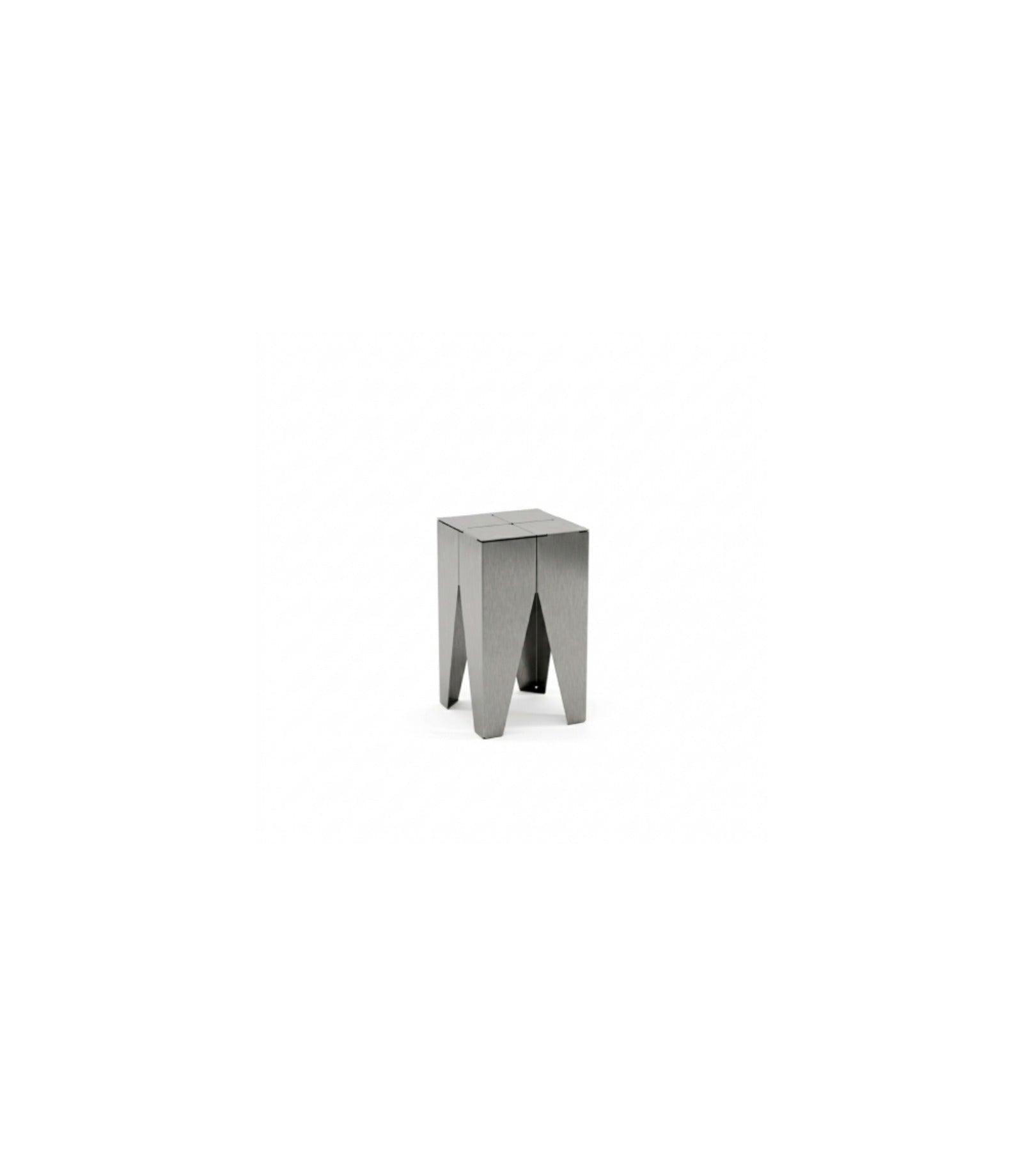 E15 Backenzhan Metal side table